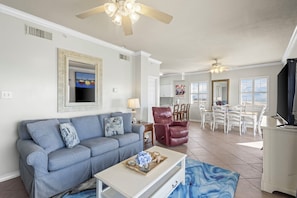 Royal Palms 1403 Living into dining area