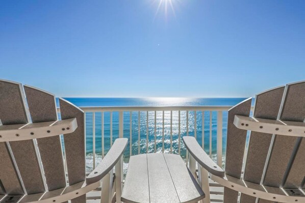 Island Royale P102 Balcony