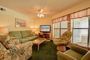 Sandpiper 6A Living Room