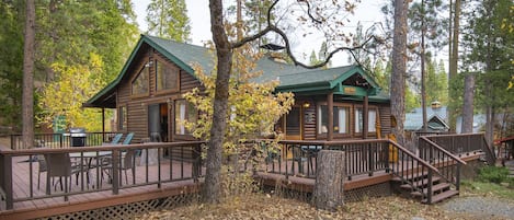 Deer Lodge Cabin