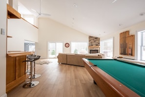 Billiards and Bar /Game Room