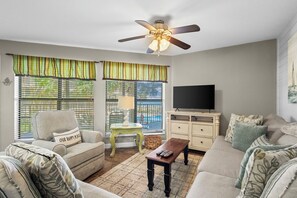 Sandpiper 13A Living Area