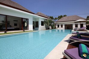 Rice Field View 5 Bedroom Villa, Canggu;