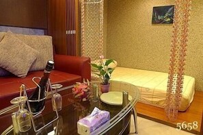 KH TrainSTA LOFT