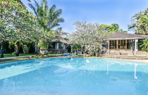 Maya,Luxury 3Bed Villa,pool,by the Beach
