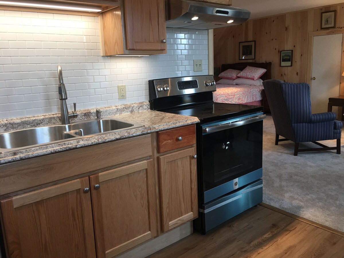 Apt 1 Studio apartments in downtown Stonington