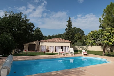SELTENER privater Swimmingpoolpark für 17 Personen, 15 Minuten von Aix en Provence entfernt