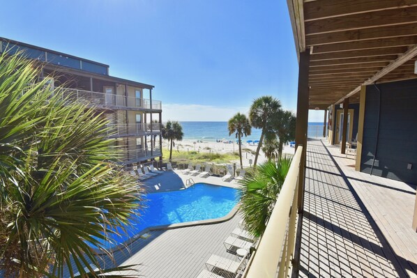 Sandpiper Front Deck Area view of Gulf