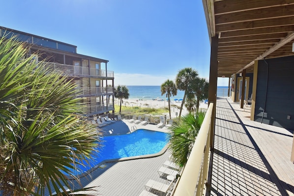 Sandpiper Front Deck Area view of Gulf