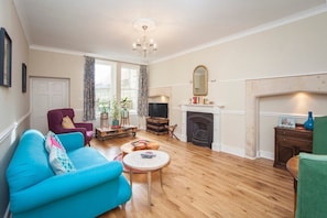 Living Room / Lounge