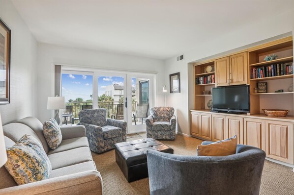 336 Shorewood with Ocean and Pool Views