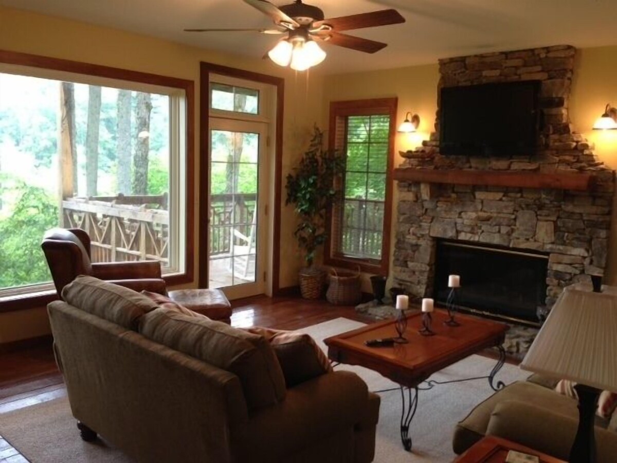 Mountain Air – Relaxing Pet Friendly Condo With Mountain View