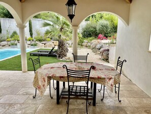Outdoor dining