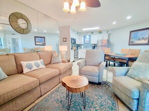 Sandpiper 10B Living Room