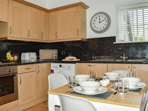 Well equipped kitchen/ dining room | Lavender Cottage, Leyburn