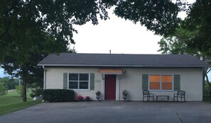 We call this the Cottage, it sleeps 6 in 2 bedrooms and has 1 full bathroom.