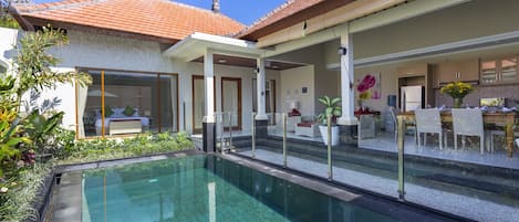 Tulip, Luxury 2/4 Bedroom Villa, Sanur