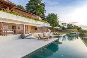 Bayu Lux 6 Bed Villa Car+Driver, Uluwatu