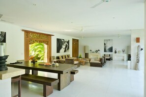 Stylish&Elegant 6Bed Lux Villa,Seminyak;