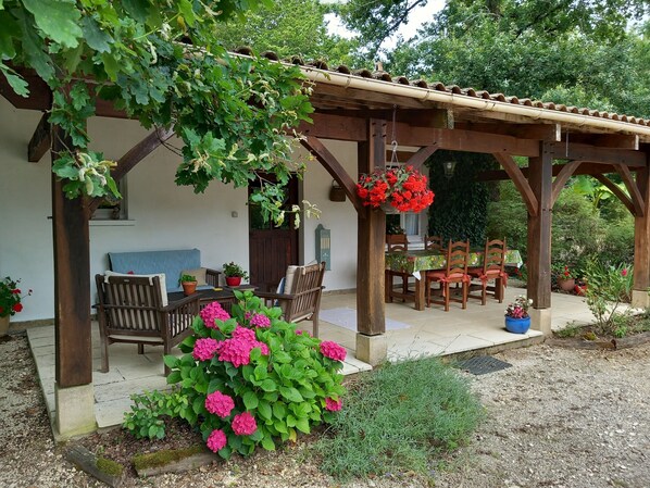 Front terrace