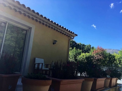 Die provenzalische Villa mit privatem Pool bietet Platz für bis zu 10 Gäste