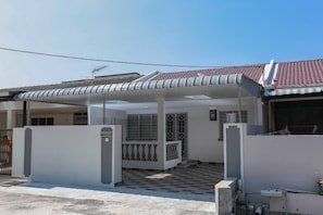 D Zorro HomeTel in Ipoh Garden 