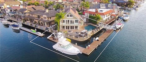 Humboldt Island with 160' of private dock and kayaks