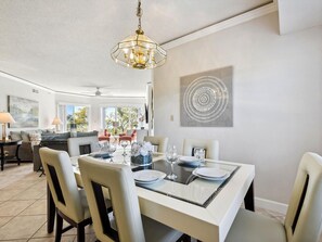 Dining Table with Seating for Six at 501 Windsor Place