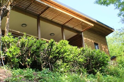 Holzchalet in einem kleinen Campingplatz 3 Sterne