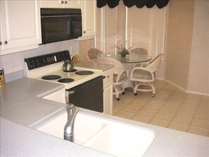 Large Upgraded Kitchen with Eat-In Area