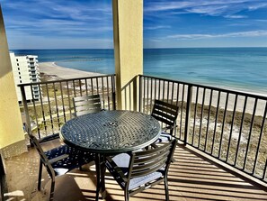 This condo is perfect for a couple wanting a romantic retreat, or a family with small children. Enjoy a morning cup of coffee, or evening glass of wine while you take in the view!