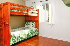 Bedroom 2 with twin bunkbeds.