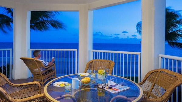 BEAUTIFUL OCEAN VIEW FROM YOUR PRIVATE BALCONY
