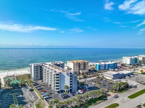 The Nautilus - Beachfront Beauty!