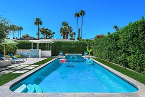 Large Pool, Raised Spa, Built-in Grill, Outdoor Dining Area and Firepit