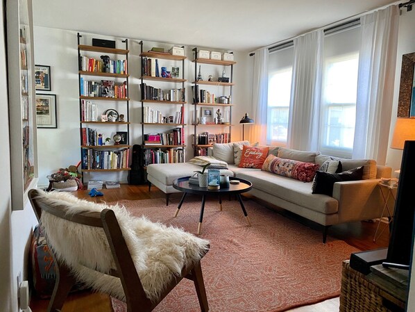 Living rm West side