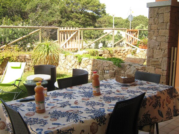Outdoor dining
