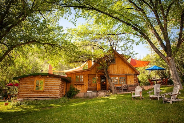 The front lawn........and Main House and Tolstoy Cabin