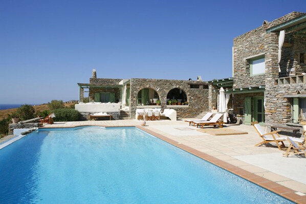 Welcome to Villa Juno