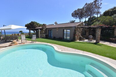 Villa con piscina e impresionantes vistas, Chia Sardegna Italia