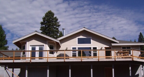 Big Deck For BBQ's With Friends And Family.