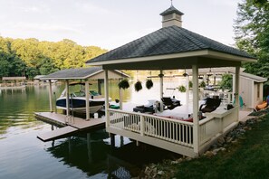 ramp on the dock for pets and kayaks