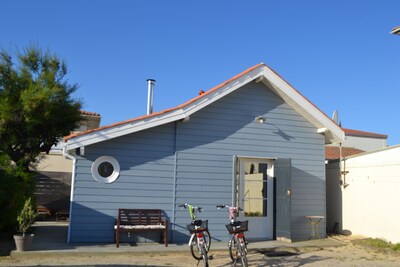  VERRÜCKTER CHARME FÜR DIESES HAUS AM RAND DES OZEANS