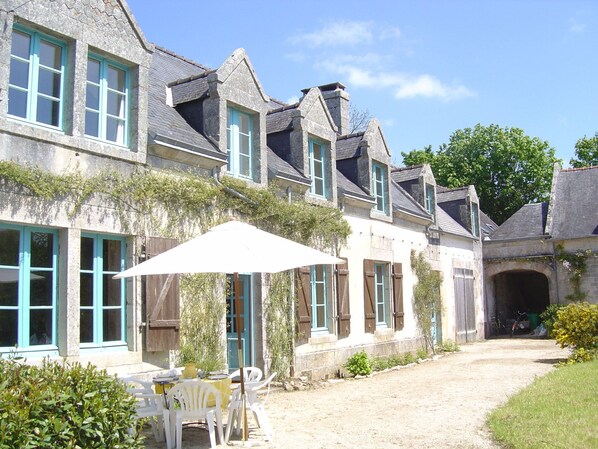 "La Métairie, façade coté sud