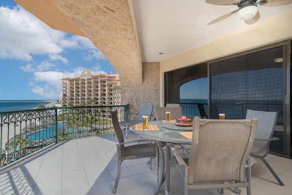 Great patio on this end unit condominium.