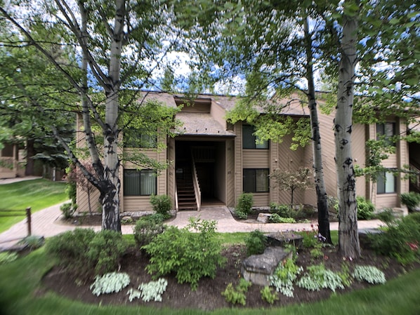 The Ridge condo unit subdivision is located in Sun Valley Elkhorn. 