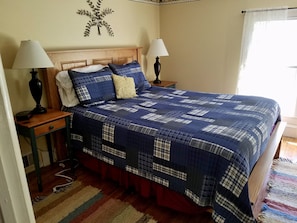 Blue Room- Queen bed, handcrafted Amish .