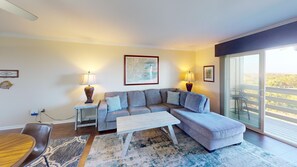 Lighthouse_Point_16_B-Living-Room