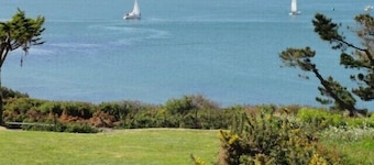 Apartment F 3 sea views and direct beach and ocean access