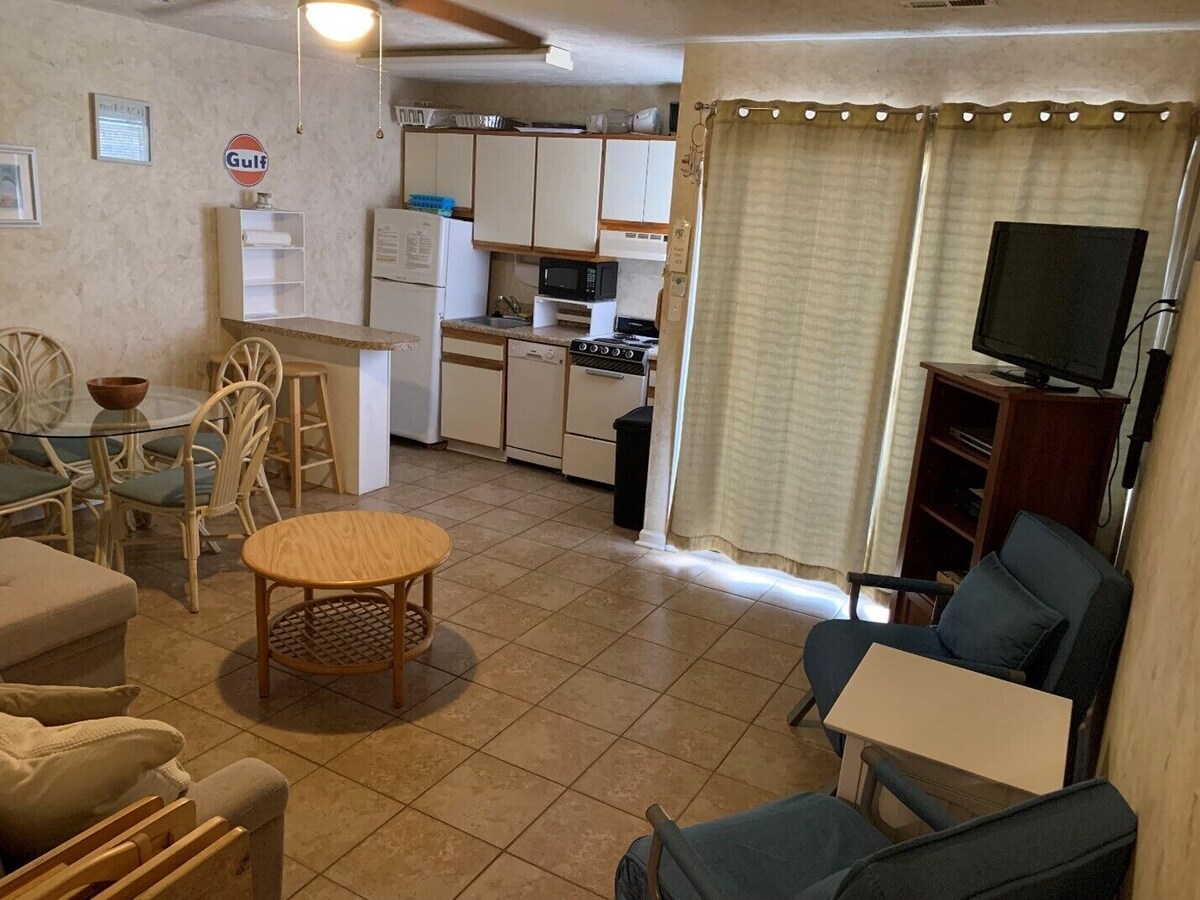 2BR Myrtle Beach Oceanview Condo, Value Price